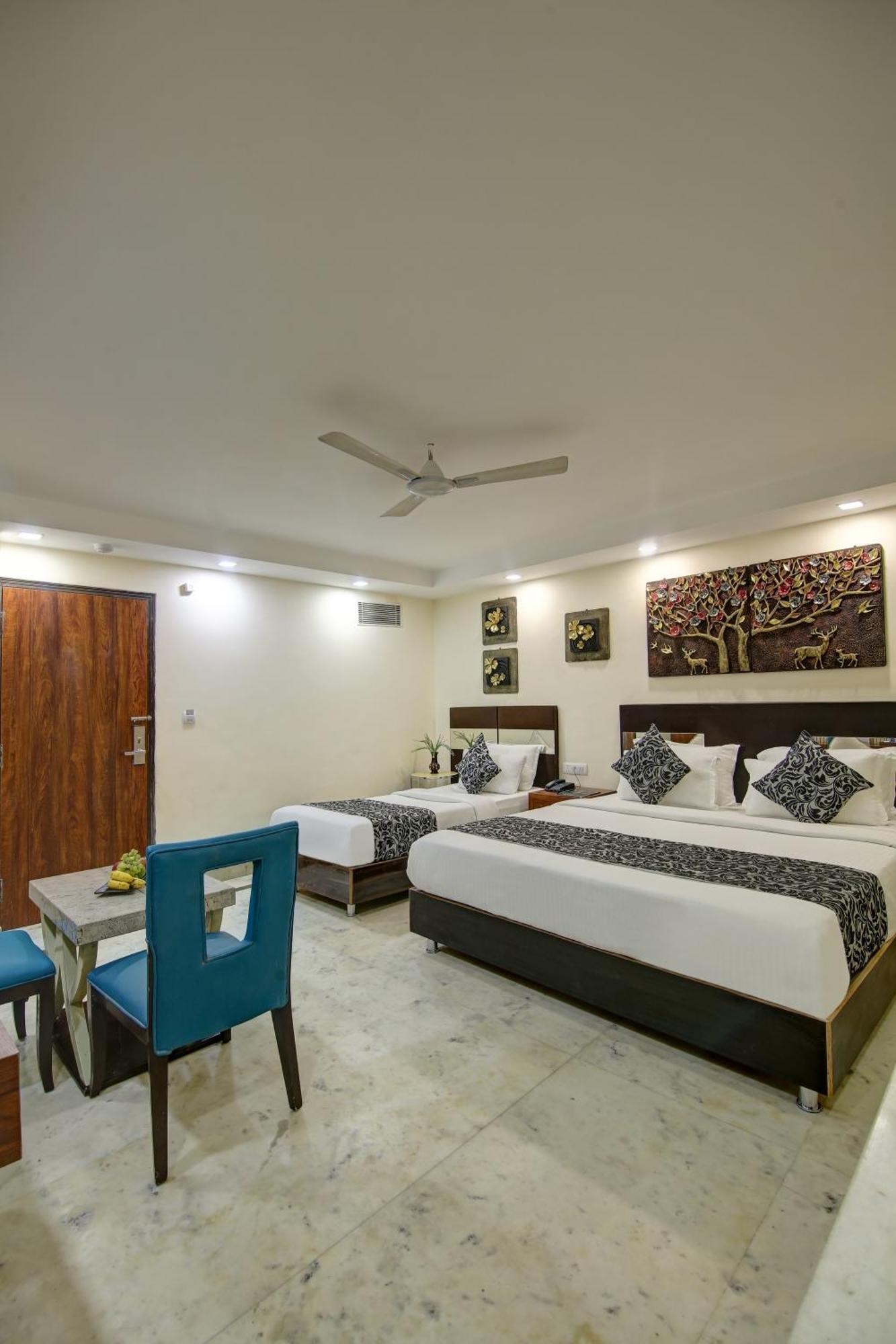 Hotel Neu Villa - Near Connaught Place & New Delhi Railway Station Exteriör bild