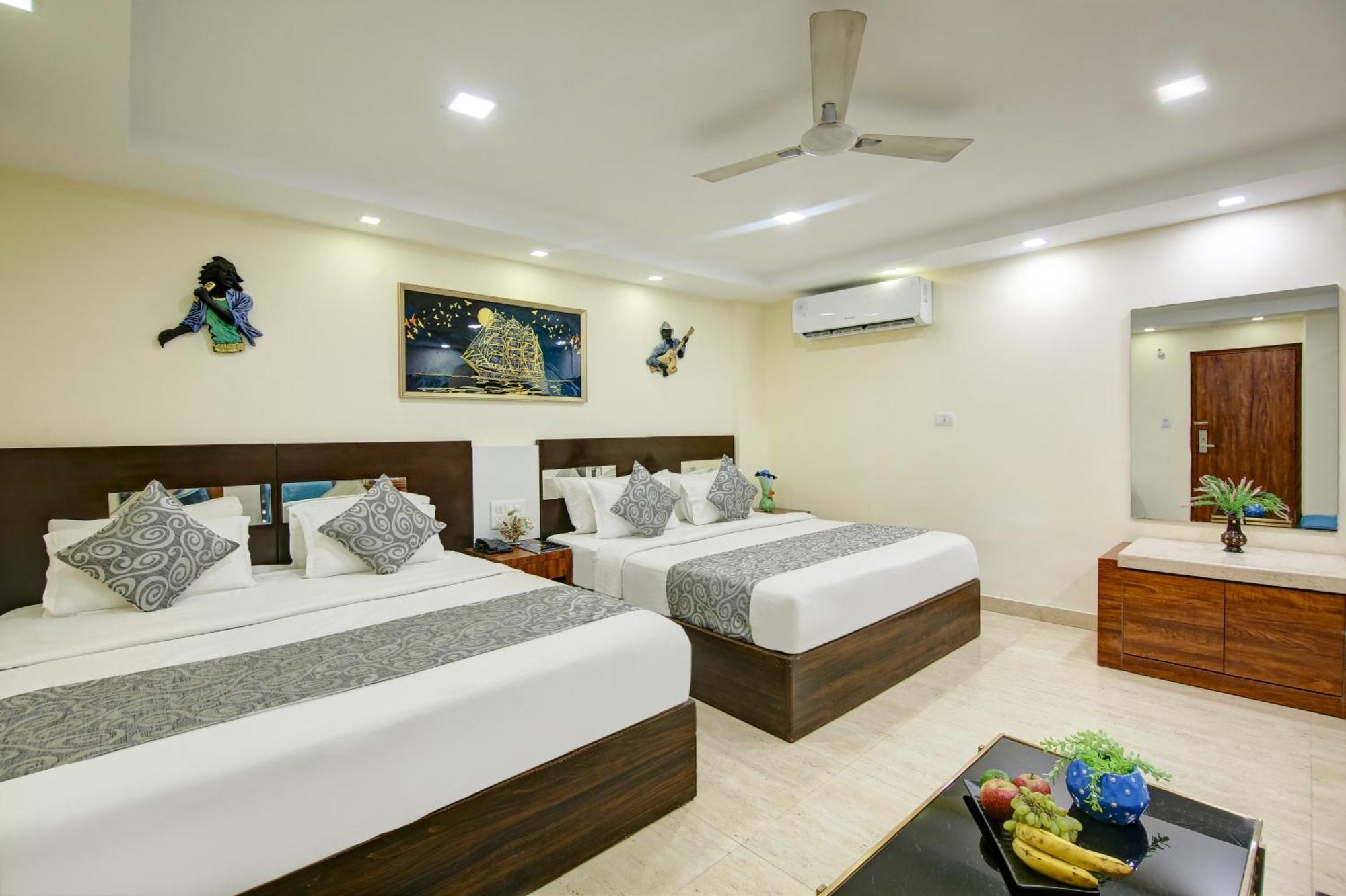 Hotel Neu Villa - Near Connaught Place & New Delhi Railway Station Exteriör bild